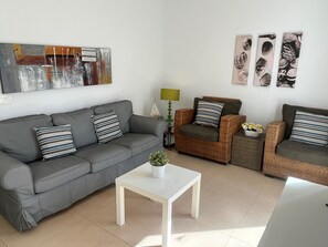 TV - Nerja Paradise Rentals - Villa Lily (Nerja)