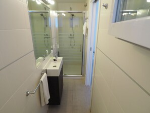 Shower, hair dryer, towels - Nerja Paradise Rentals - Villa Verania (Nerja)