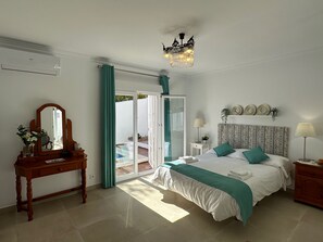 3 bedrooms, in-room safe, iron/ironing board, travel crib - Nerja Paradise Rentals - Villa Rayo de Sol (Nerja)