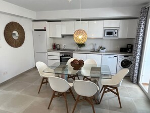 Fridge, microwave, oven, dishwasher - Nerja Paradise Rentals - Villa Las Palmeras (Nerja)