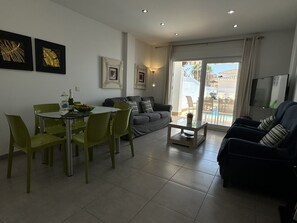 TV - Nerja Paradise Rentals - Villa Daisy (Nerja)