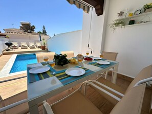 Outdoor dining - Nerja Paradise Rentals - Villa Daisy (Nerja)