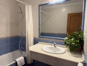 Vasca, asciugacapelli, asciugamani