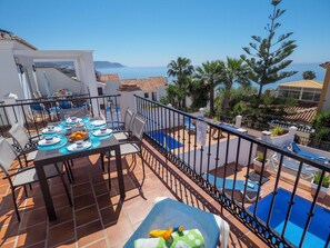 Outdoor dining - Nerja Paradise Rentals - Villa Azalea (Nerja)