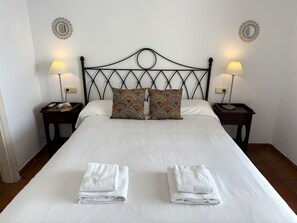 3 slaapkamers, een kluis op de kamer, een strijkplank/strijkijzer