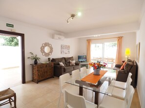 TV - Nerja Paradise Rentals - Villa Los Leones (Nerja)