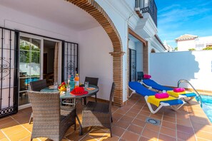 Outdoor dining - Nerja Paradise Rentals - Villa Las Palomas (Nerja)