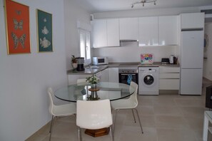 Fridge, microwave, oven, dishwasher - Nerja Paradise Rentals - Villa Valeria (Nerja)