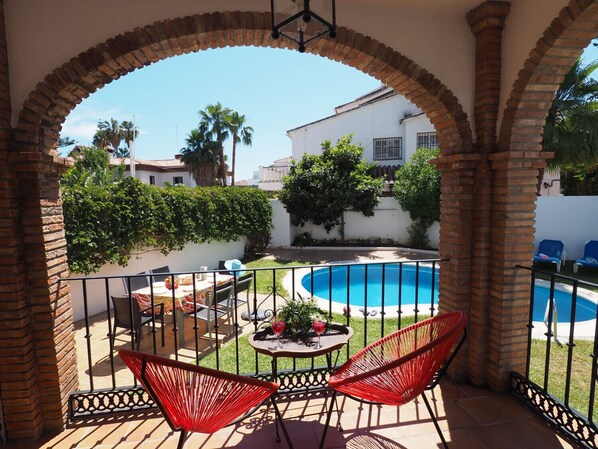 Outdoor dining - Nerja Paradise Rentals - Villa Victoria (Nerja)