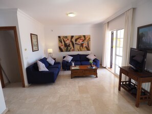 TV, ping pong - Nerja Paradise Rentals - Villa Victoria (Nerja)