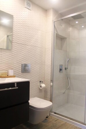 Bathroom - Guilhim Guest House (Nazaré)