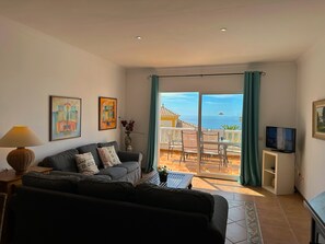 Fernseher, Tischtennisplatte