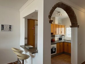 Fridge, microwave, oven, dishwasher - Nerja Paradise Rentals - Villa Dos Ardillas (Nerja)