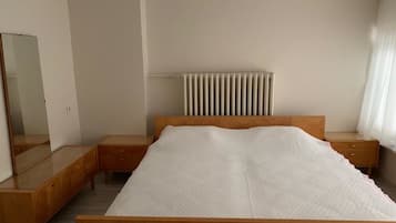 Apartment | 2 bedrooms, iron/ironing board, free WiFi