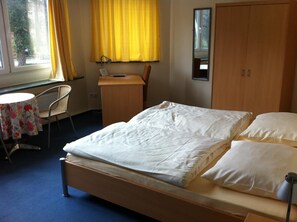 Desk, free WiFi - Hotel Appart (Osnabrueck)