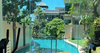 Spacious & Stylish Apartment 5 minutes walk to Karon beach.