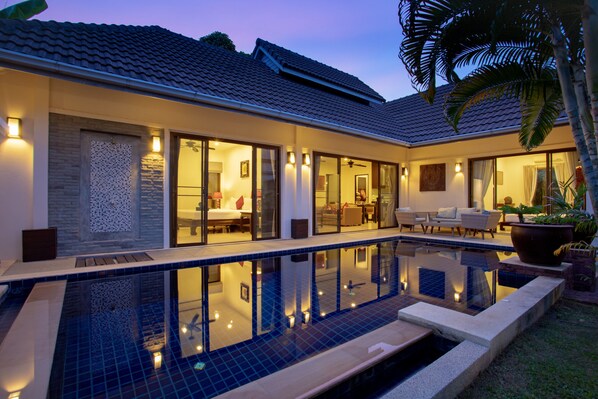 Front of property – evening/night - Villa Sukjai (Rawai)
