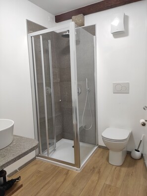 Double Room | Bathroom | Towels