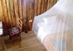 Individually decorated, free WiFi, bed sheets