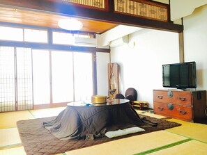 Japanese Style Room for 3 People, 2nd Floor, Annex Building | Free WiFi, bed sheets - Yamashiroya (Nara)