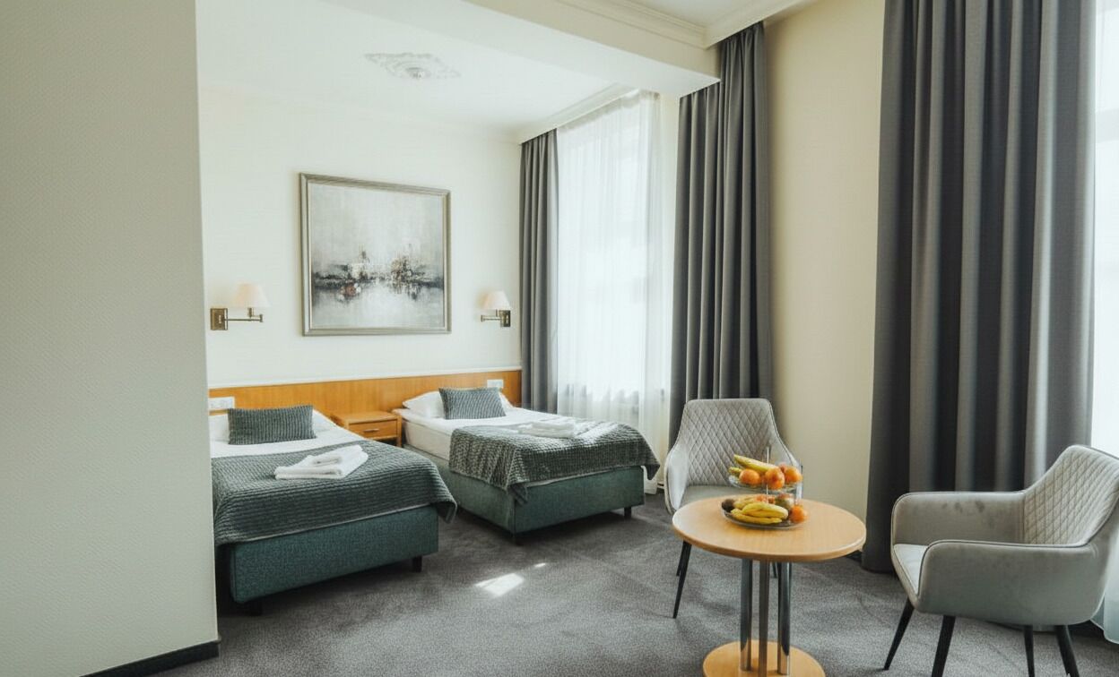 Dobbeltrom – grand | Skrivebord, skrivebord for bærbar PC og strykejern/-brett