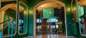 拉席波尔兹波隆尼亚酒店