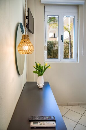Kamer, balkon (Quadruple) | Een kluis op de kamer, een laptopwerkplek, gratis babybedden