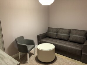 Apartment | Living area | Flat-screen TV - Guesthouse Villa Stevic (Veliko Gradiste)