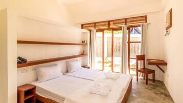 Quadruple Room | Desk, free WiFi