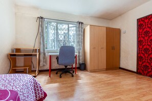Deluxe Room (1) | Iron/ironing board, free WiFi, bed sheets - Cephas Street (London)