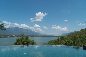 2 piscinas al aire libre, camas de piscina gratis