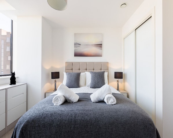 Luxury Apartment, Private Bathroom, City View (3rd Floor) | 1 bedroom
