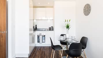 Luxury Apartment, Private Bathroom, City View (3rd Floor) | Restaurant