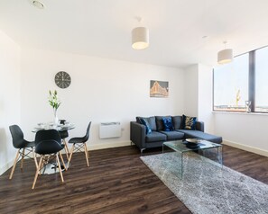 Luxury Apartment, Private Bathroom, City View (3rd Floor) | Lounge
