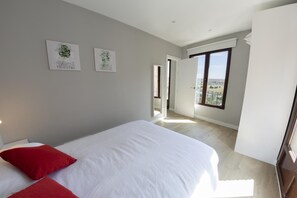 2 bedrooms, travel cot - Centrally located apartment in Toledo D (Toledo)