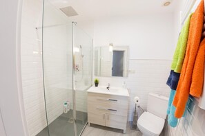Bathroom - Centrally located apartment in Toledo D (Toledo)