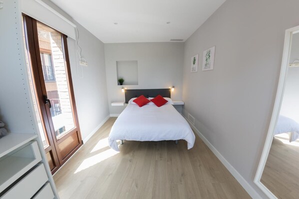 2 chambres, lit parapluie
