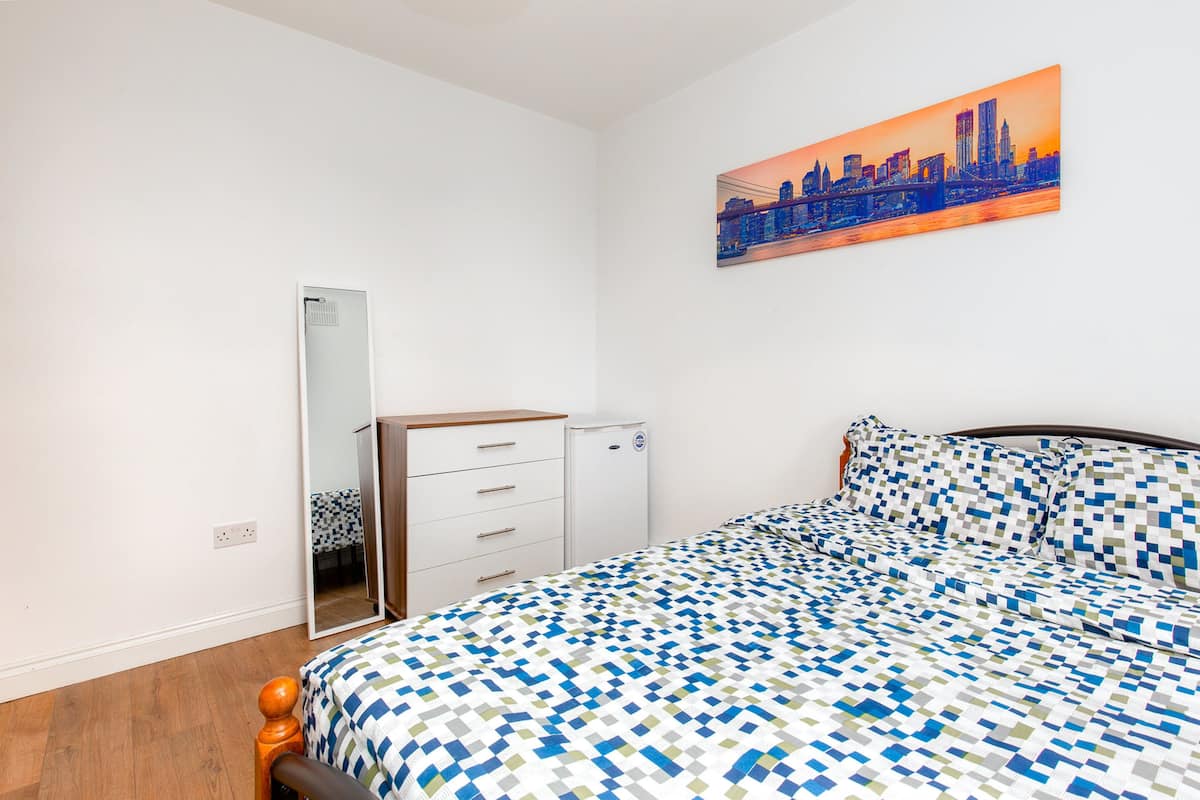 Deluxe Room (3) | Individually decorated, individually furnished, iron/ironing board