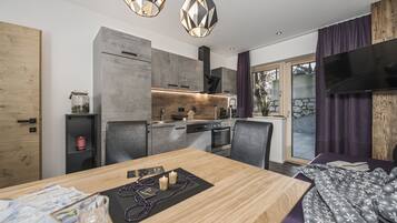 Deluxe-Apartment (Apart Franz) | Eigene Küche | Espressomaschine, Wasserkocher mit Kaffee-/Teezubehör
