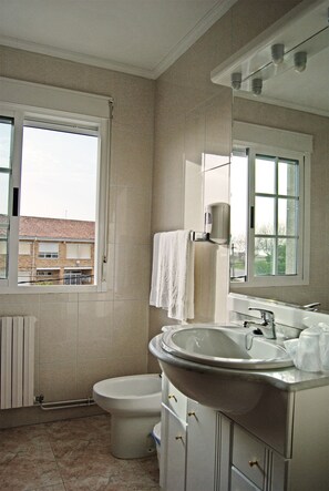 Badewanne, Handtücher, Seife