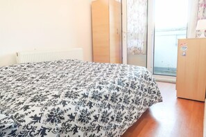 Double Room (Room 2) | Individually decorated, individually furnished, free WiFi