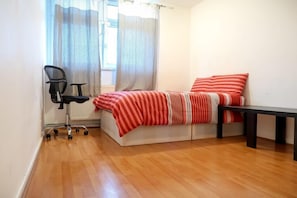 Single Room (Room 1) | Individually decorated, individually furnished, free WiFi