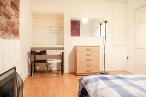 Double Room (Room 1) | Free WiFi