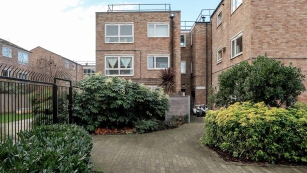 Exterior - Patrick Connolly Gardens (London)