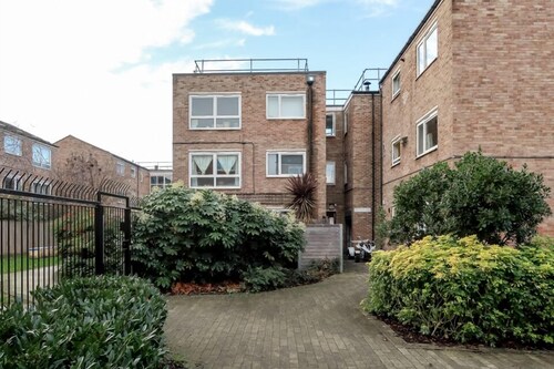 Patrick Connolly Gardens