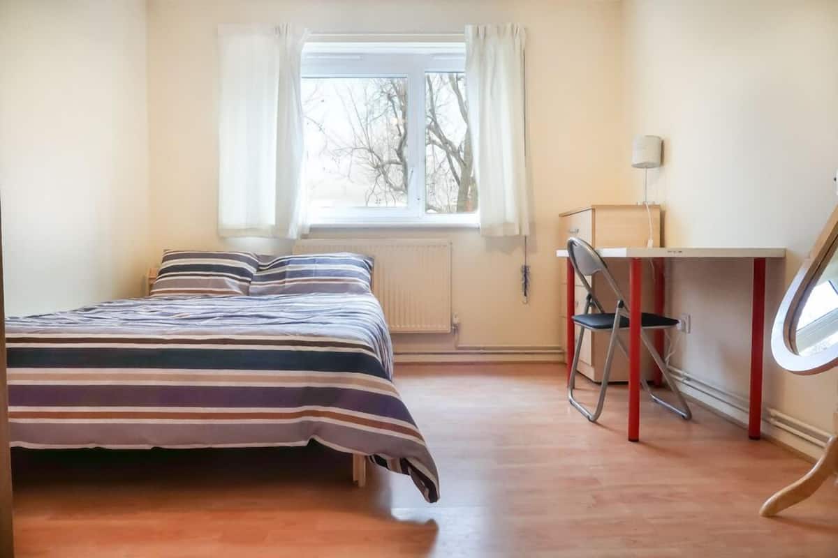 Habitación doble (Room 1) | Decoración individual, mobiliario individual, wifi gratis