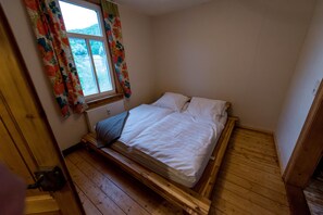 3 habitaciones, cuna de viaje, wifi gratis y ropa de cama