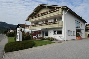 Exterior - Hotel Christine (Fuessen)