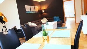 Appartamento | Area soggiorno | TV LED 120 cm con canali via cavo, TV