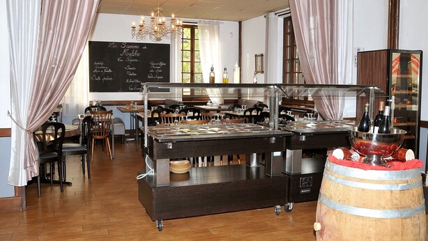 Unclassified image, 1 of 14, button - Hôtel Le Cheval Blanc (Saint-Just)